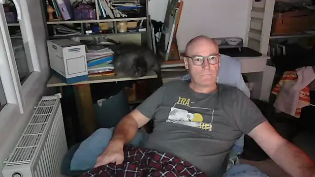 Snapshot of bogland33 chatting on 25, 2, 2025 bogland33 online show from 25, 2, 2025