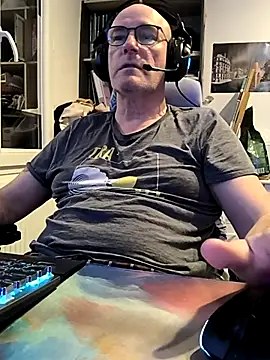 Snapshot of bogland33 chatting on 27, 2, 2025 bogland33 online show from 27, 2, 2025