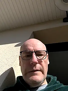 Snapshot of bogland33 chatting on 5, 3, 2025 bogland33 online show from 5, 3, 2025