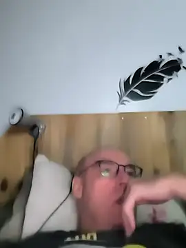 Snapshot of bogland33 chatting on 15, 3, 2025 bogland33 online show from 15, 3, 2025