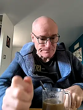 Snapshot of bogland33 chatting on 16, 3, 2025 bogland33 online show from 16, 3, 2025