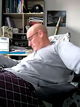 Snapshot of bogland33 chatting on 20, 3, 2025 bogland33 online show from 20, 3, 2025