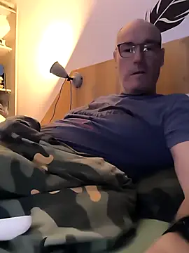 Snapshot of bogland33 chatting on 19, 9, 2025 bogland33 online show from 19, 9, 2025