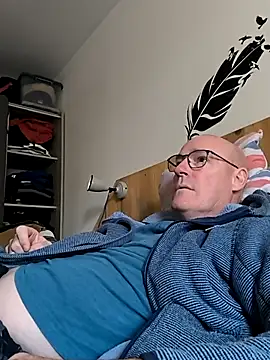 Snapshot of bogland33 chatting on 18, 10, 2025 bogland33 online show from 18, 10, 2025