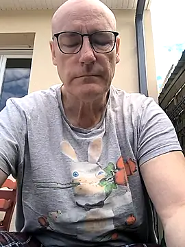 Snapshot of bogland33 chatting on 10, 5, 2026 bogland33 online show from 10, 5, 2026