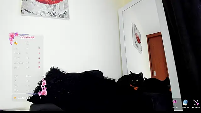 Snapshot of its__angelica_ chatting on 19, 10, 2025 its angelica online show from 19, 10, 2025