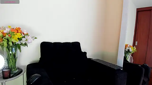 its  angelica  online show from 17, 4, 2026