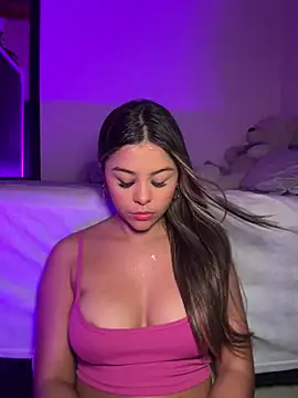 Snapshot of tuckersabrina chatting on 3, 3, 2025 tuckersabrina online show from 3, 3, 2025