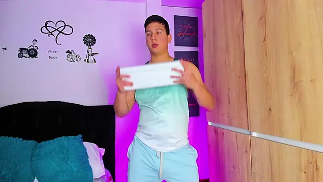 ANDREZALVAREZ online show from 3, 12, 2024