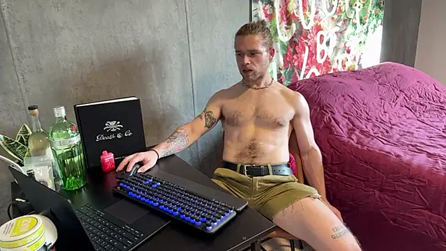 Snapshot of DaddydayDrinkzz chatting on 19, 3, 2025 DaddydayDrinkzz online show from 19, 3, 2025