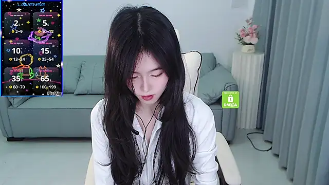 Snapshot of YiJin-a chatting on 4, 2, 2025 YiJin-a online show from 4, 2, 2025