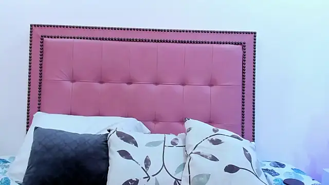 Snapshot of CarolinaGlamour chatting on 5, 2, 2025 CarolinaGlamour online show from 5, 2, 2025