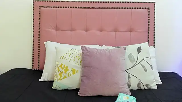 Snapshot of CarolinaGlamour chatting on 10, 2, 2025 CarolinaGlamour online show from 10, 2, 2025