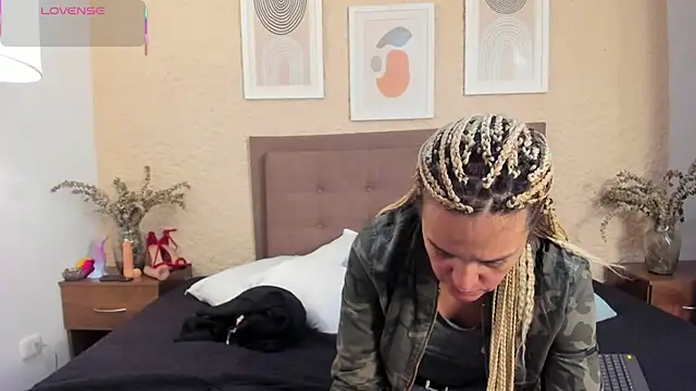 Snapshot of CarolinaGlamour chatting on 24, 9, 2025 CarolinaGlamour online show from 24, 9, 2025