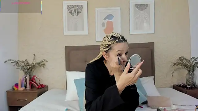 Snapshot of CarolinaGlamour chatting on 1, 10, 2025 CarolinaGlamour online show from 1, 10, 2025