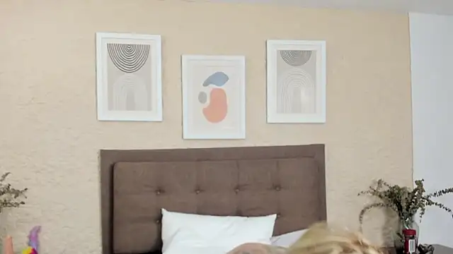 Snapshot of CarolinaGlamour chatting on 15, 10, 2025 CarolinaGlamour online show from 15, 10, 2025