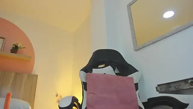 evelin leroy online show from 10, 9, 2025