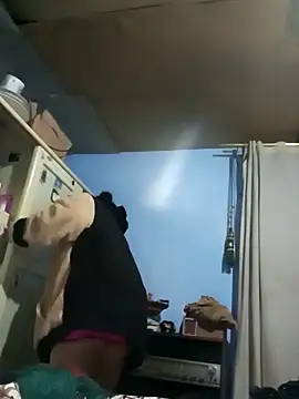 Elvishcassie  online show from 14, 10, 2025