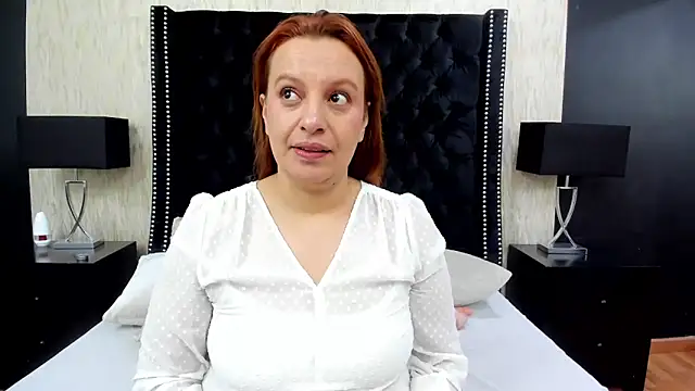 Snapshot of RoxieJackson chatting on 1, 2, 2025 RoxieJackson online show from 1, 2, 2025