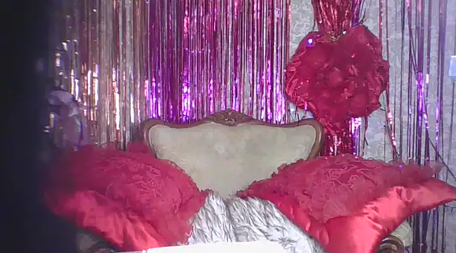 Snapshot of Izabella_gold chatting on 2, 3, 2025 Izabella gold online show from 2, 3, 2025