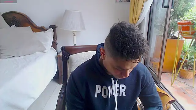 Booy Hott online show from 18, 2, 2025