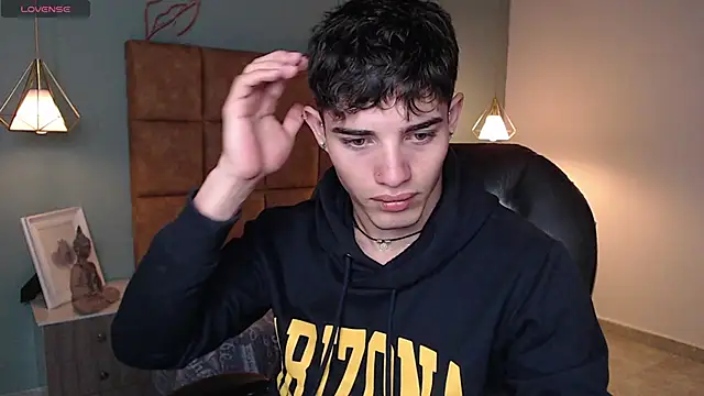 AlejooTwink online show from 4, 2, 2025