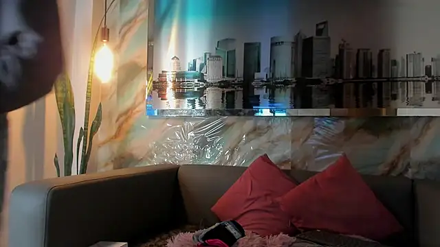 Layla 707 online show from 6, 3, 2025