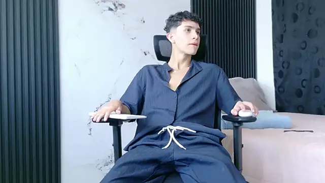 Noah tyler  online show from 5, 12, 2025