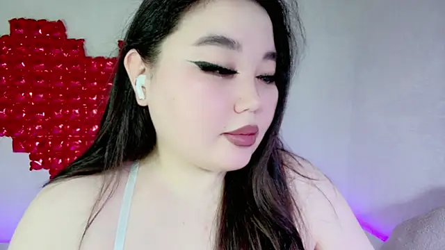 amina moonlightt online show from 17, 2, 2025