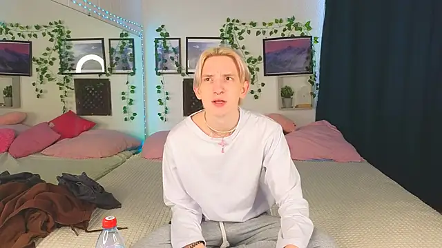 Snapshot of Ron_Vils chatting on 15, 1, 2025 Ron Vils online show from 15, 1, 2025