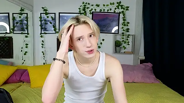 Snapshot of Ron_Vils chatting on 6, 2, 2025 Ron Vils online show from 6, 2, 2025