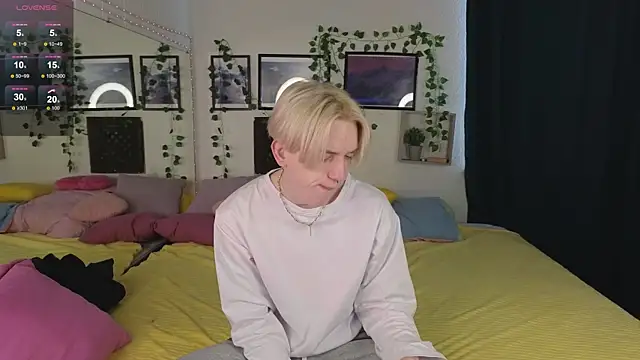 Snapshot of Ron_Vils chatting on 18, 2, 2025 Ron Vils online show from 18, 2, 2025