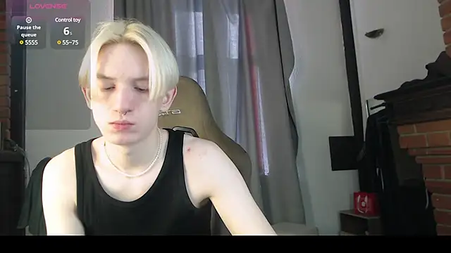 Snapshot of Ron_Vils chatting on 19, 2, 2025 Ron Vils online show from 19, 2, 2025