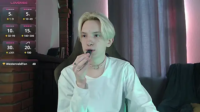 Snapshot of Ron_Vils chatting on 3, 3, 2025 Ron Vils online show from 3, 3, 2025