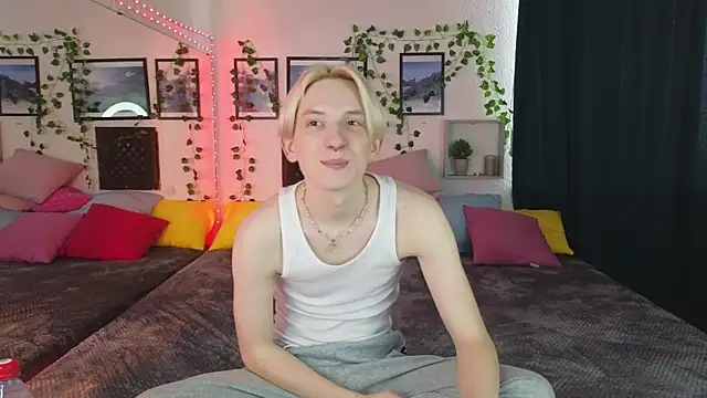 Snapshot of Ron_Vils chatting on 6, 3, 2025 Ron Vils online show from 6, 3, 2025