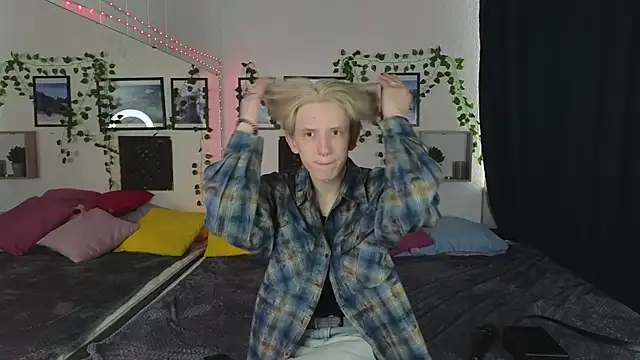 Snapshot of Ron_Vils chatting on 17, 3, 2025 Ron Vils online show from 17, 3, 2025