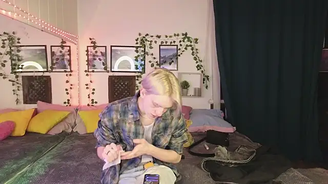 Snapshot of Ron_Vils chatting on 21, 3, 2025 Ron Vils online show from 21, 3, 2025