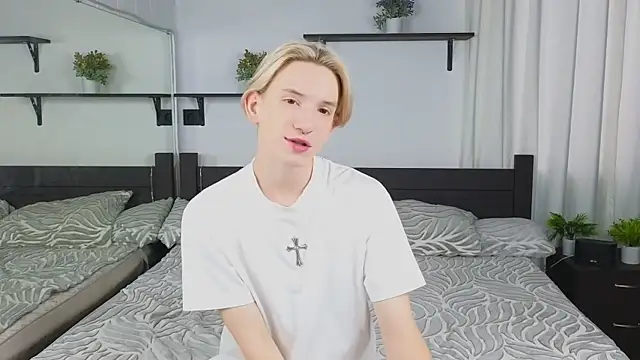 Snapshot of Ron_Vils chatting on 17, 9, 2025 Ron Vils online show from 17, 9, 2025