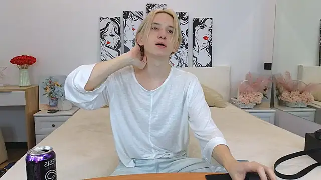 Snapshot of Ron_Vils chatting on 24, 10, 2025 Ron Vils online show from 24, 10, 2025