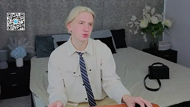 Snapshot of Ron_Vils chatting on 3, 12, 2025 Ron Vils online show from 3, 12, 2025