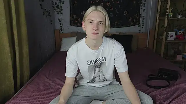 Snapshot of Ron_Vils chatting on 4, 12, 2025 Ron Vils online show from 4, 12, 2025