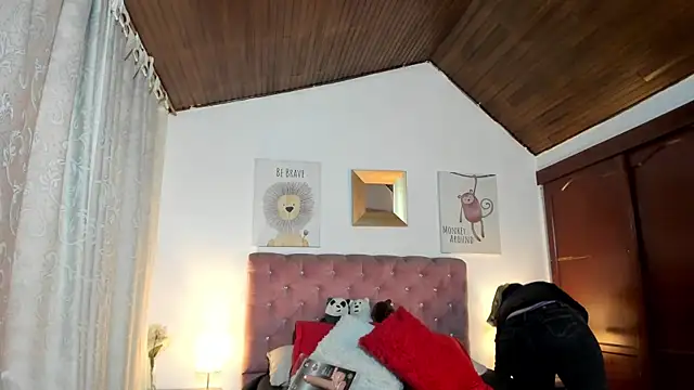 CelessteRedds online show from 17, 4, 2026