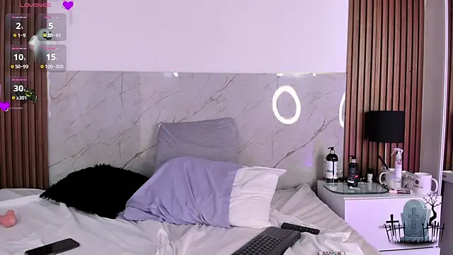 Alice noir online show from 4, 3, 2025