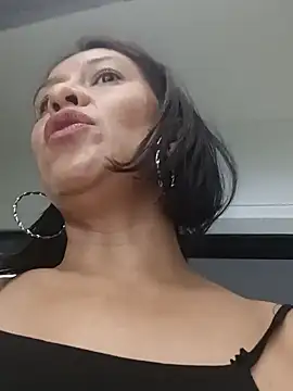 Snapshot of Slut_Milf_ chatting on 16, 1, 2025 Slut Milf  online show from 16, 1, 2025