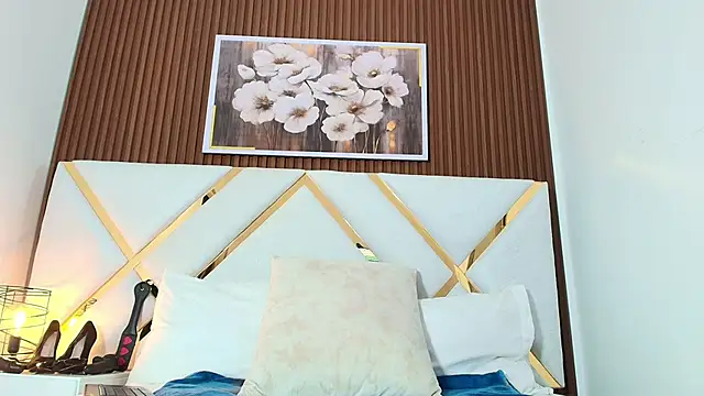 Slut Milf  online show from 29, 10, 2025