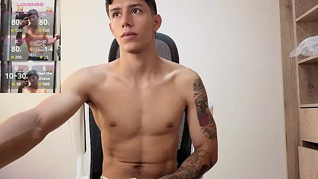 Snapshot of Cristopher23_ chatting on 8, 10, 2025 Cristopher23 online show from 8, 10, 2025