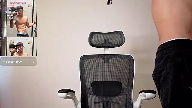 Snapshot of Cristopher23_ chatting on 10, 10, 2025 Cristopher23 online show from 10, 10, 2025