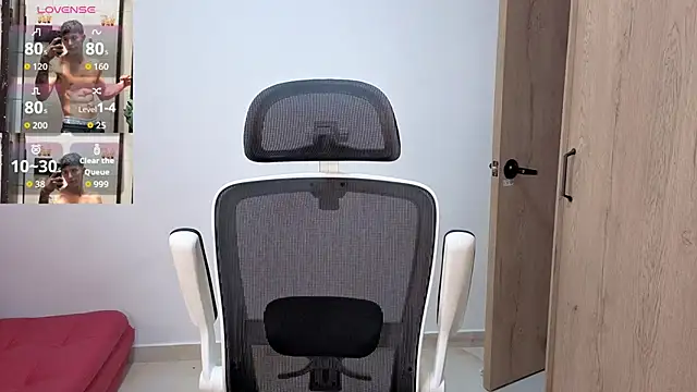 Snapshot of Cristopher23_ chatting on 12, 10, 2025 Cristopher23 online show from 12, 10, 2025