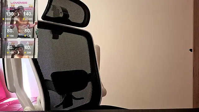 Snapshot of Cristopher23_ chatting on 22, 10, 2025 Cristopher23 online show from 22, 10, 2025