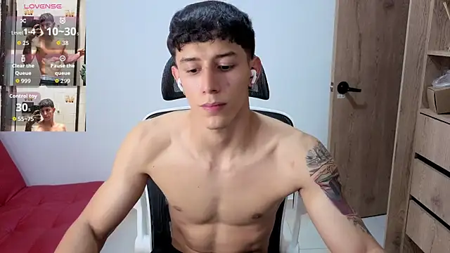 Snapshot of Cristopher23_ chatting on 23, 10, 2025 Cristopher23 online show from 23, 10, 2025